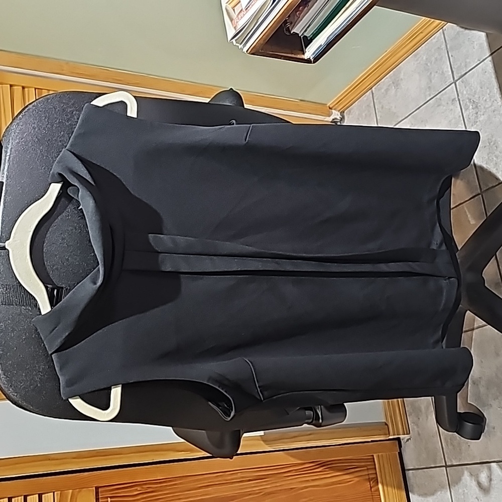 Banana Republic size xl black blouse in new condition
